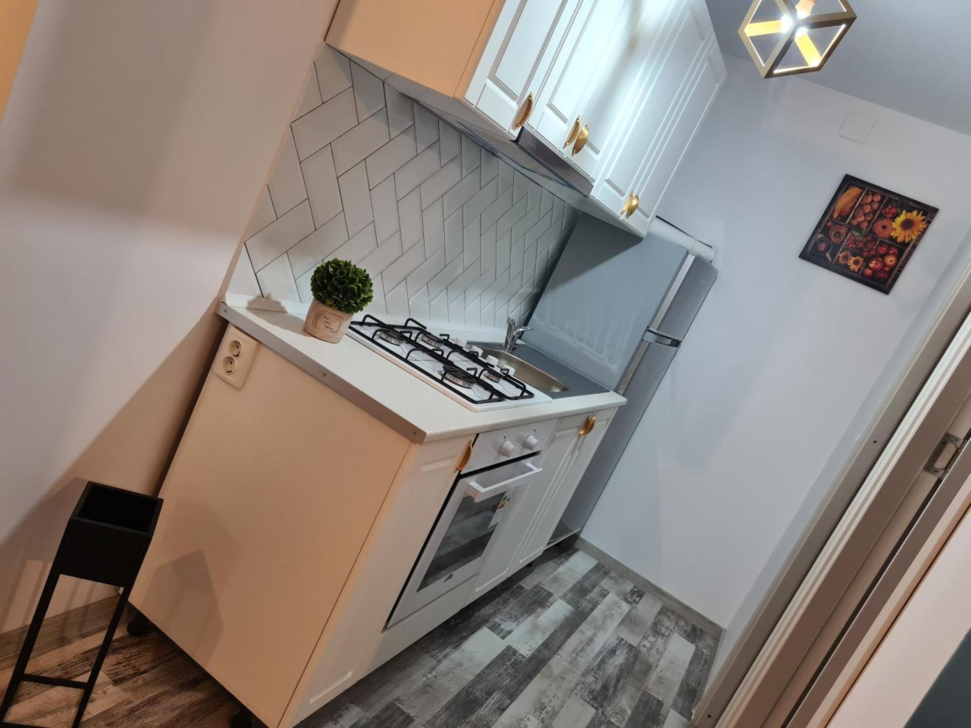 Luxury Mall First Apartments Бакэу Экстерьер фото